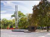 Original full image from Figure 3, containing the little girl.